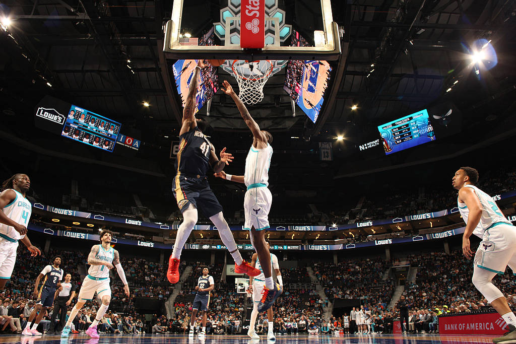 鲍尔24分墨菲三世27分 黄蜂击败鹈鹕7连胜